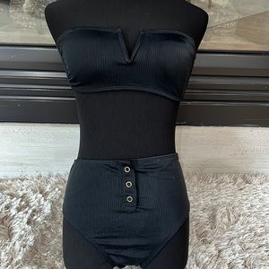 Black strapless bikini